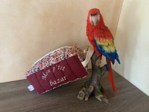 Lire la suite à propos de l’article Trousse de toilette brodée « mon p’tit bazar »