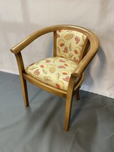 Lire la suite à propos de l’article Chaise