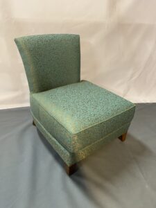 Lire la suite à propos de l’article Chauffeuse à coussin