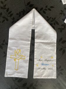 Lire la suite à propos de l’article Écharpe de Baptême