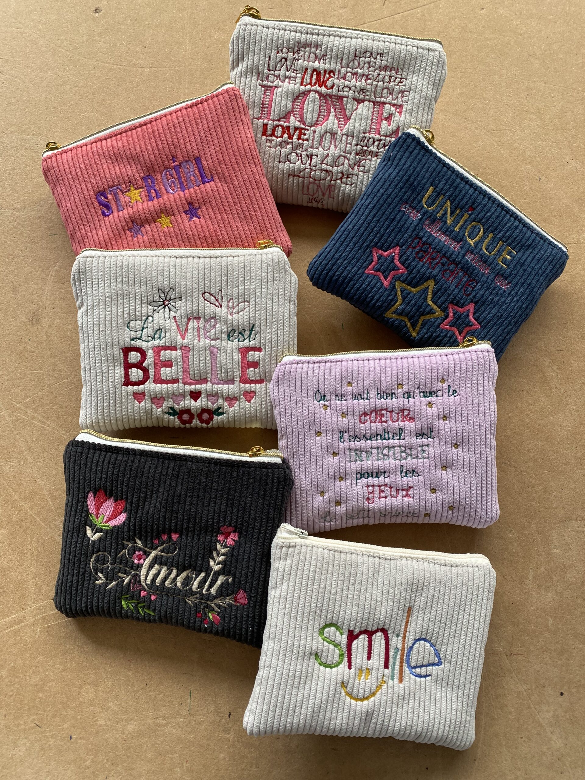 Pochette brodée 13×18 cm